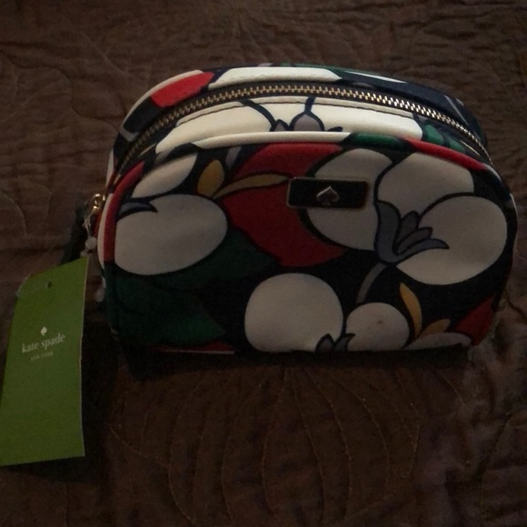 Kate spade small dome cosmetic bag - Picture 1 of 7